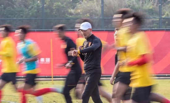 亚洲一区二区三区四区五区中文